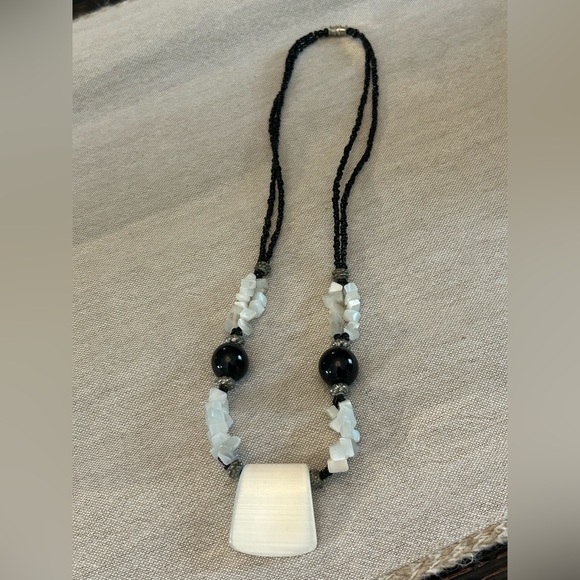 Black and White Beaded Necklace - Picture 6 of 9